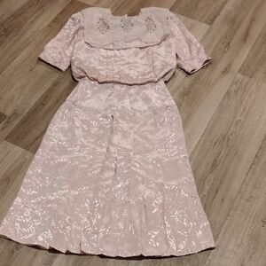 Elegant Vintage Pink Lace Dress